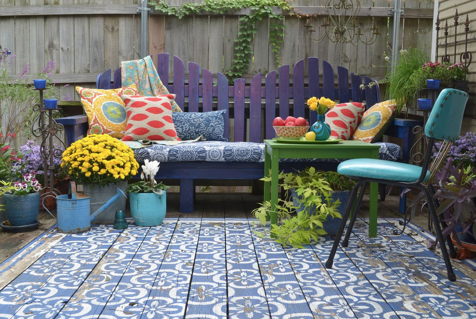 wood-patio-painted-with-stencils-area-rug-look-2.jpg